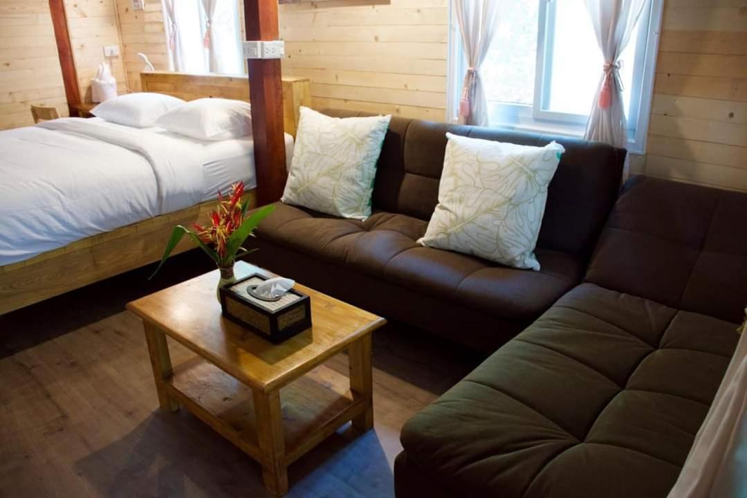 Hotel Lazy Hut Koh Phayam Exterior foto