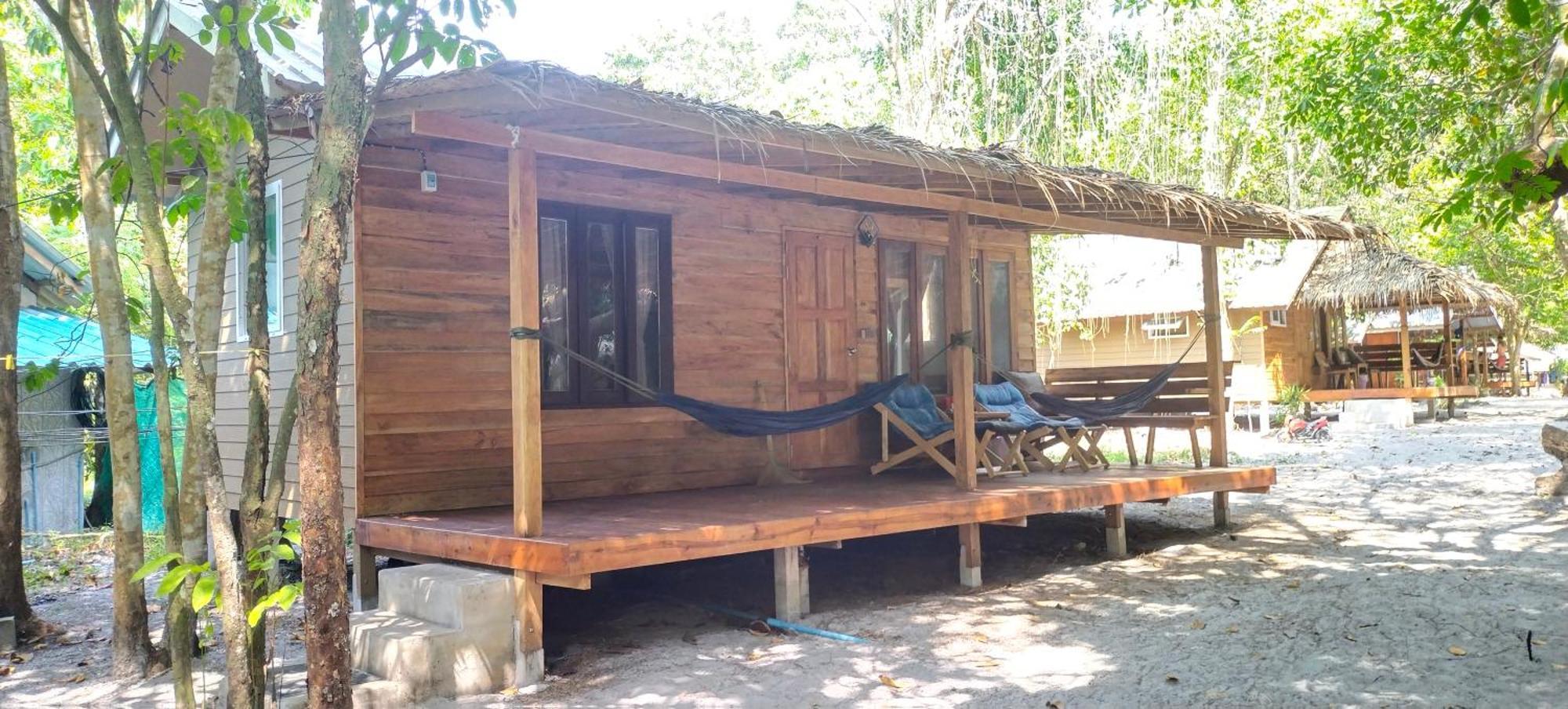 Hotel Lazy Hut Koh Phayam Exterior foto