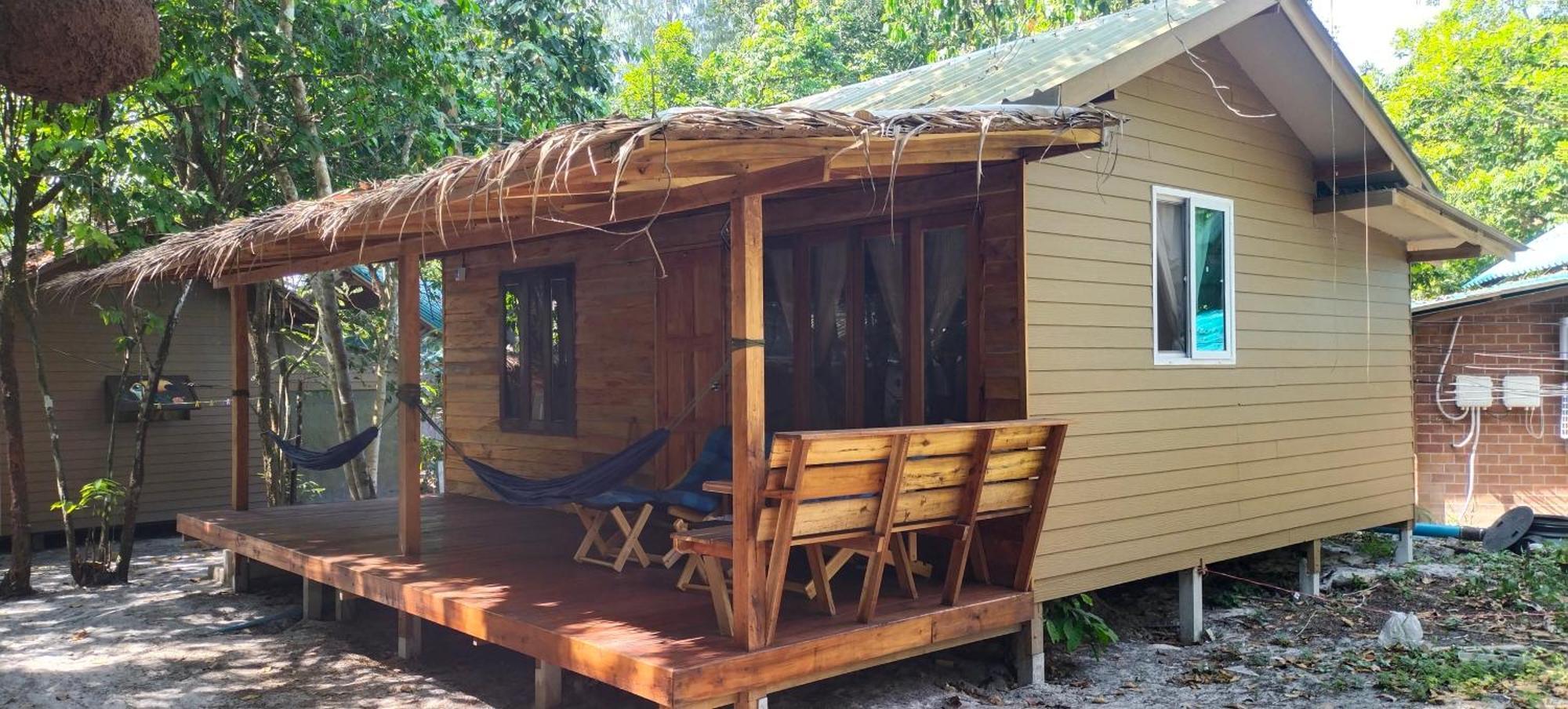 Hotel Lazy Hut Koh Phayam Exterior foto