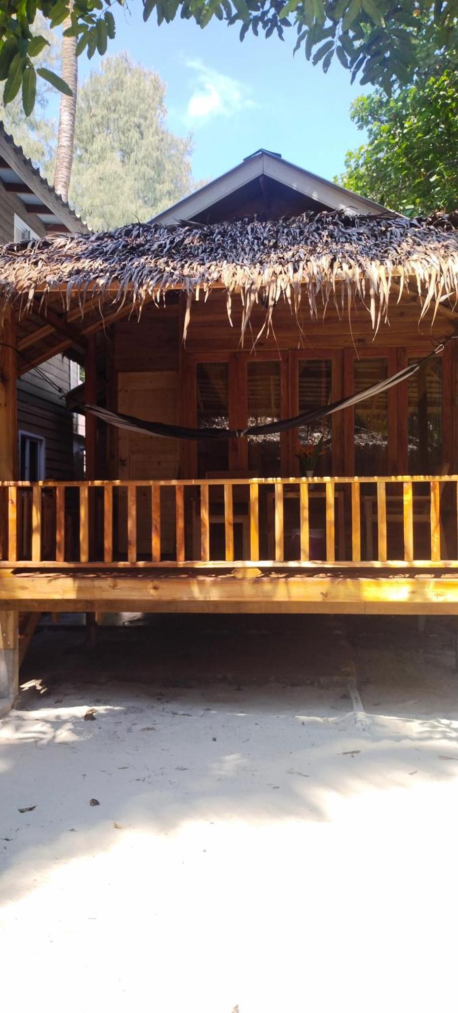 Hotel Lazy Hut Koh Phayam Exterior foto