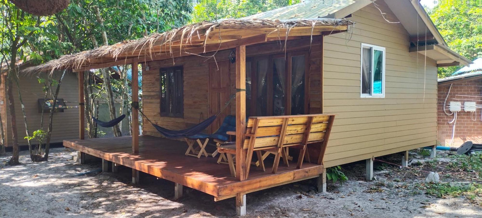Hotel Lazy Hut Koh Phayam Exterior foto