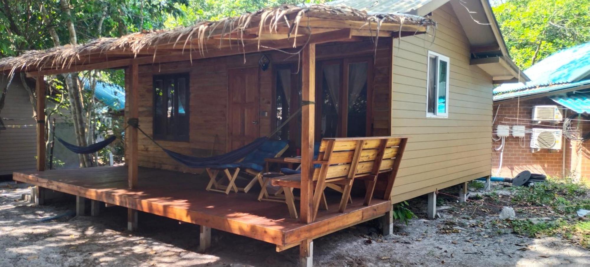 Hotel Lazy Hut Koh Phayam Exterior foto
