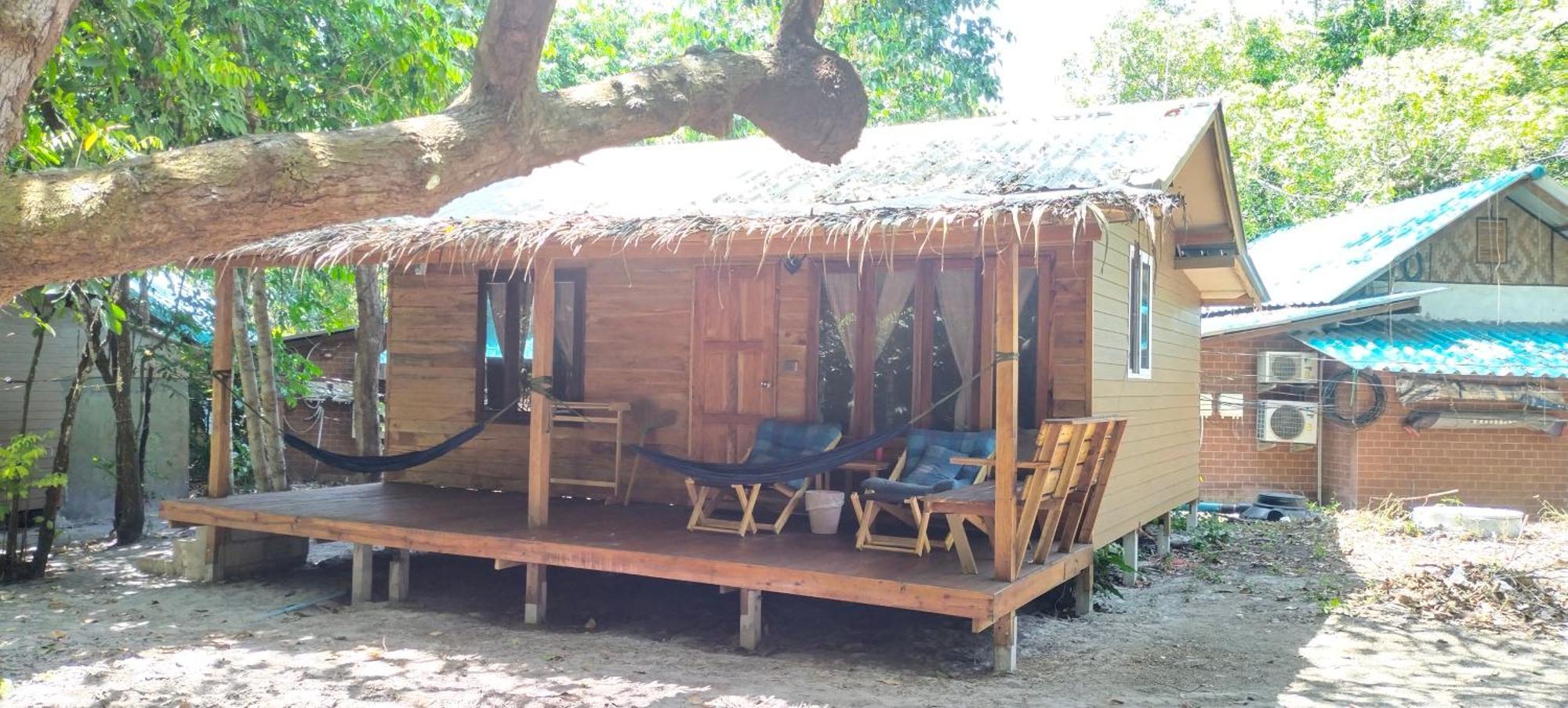 Hotel Lazy Hut Koh Phayam Exterior foto